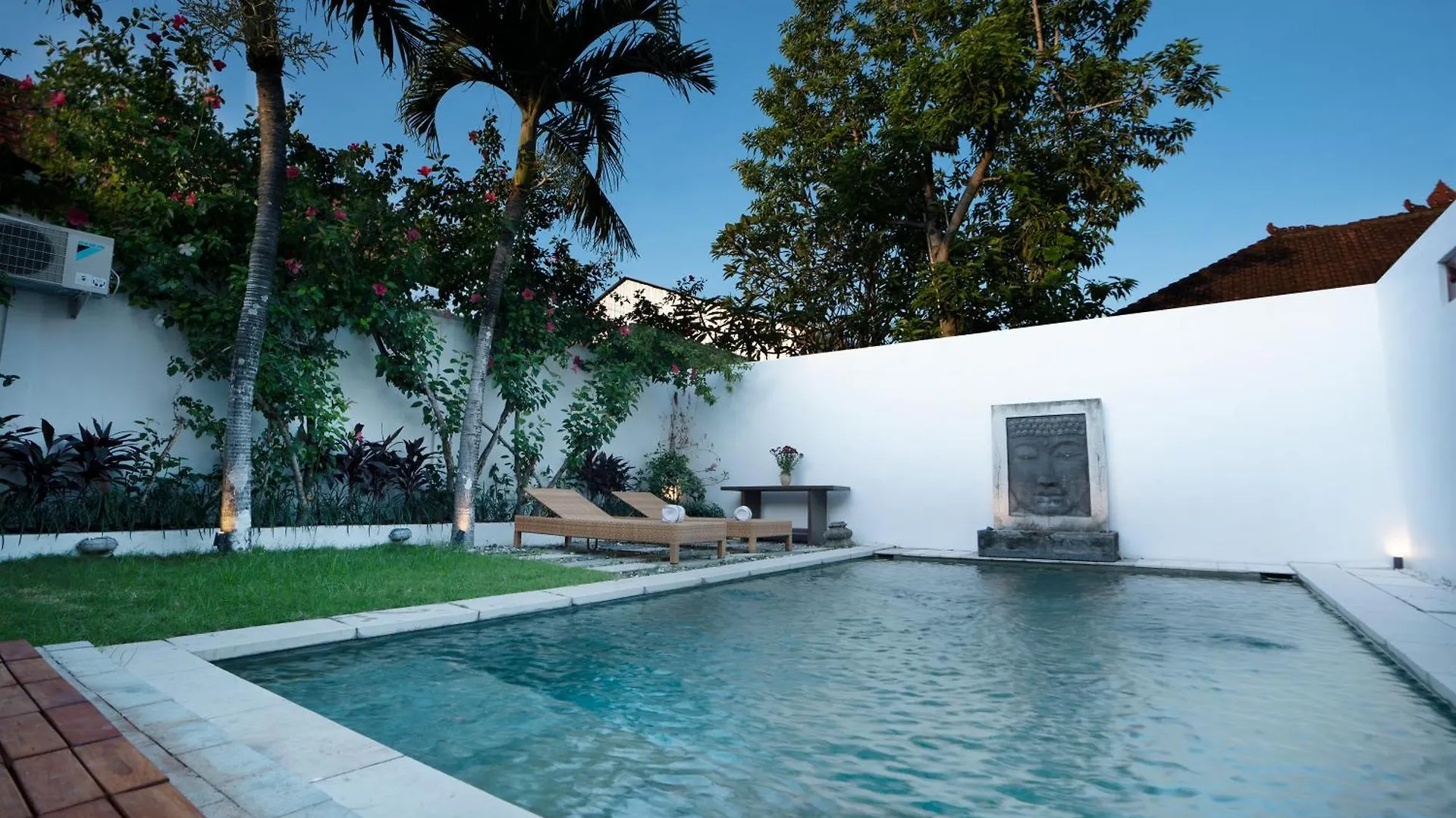 Villa Isla Bali Seminyak  Seminyak (Bali)